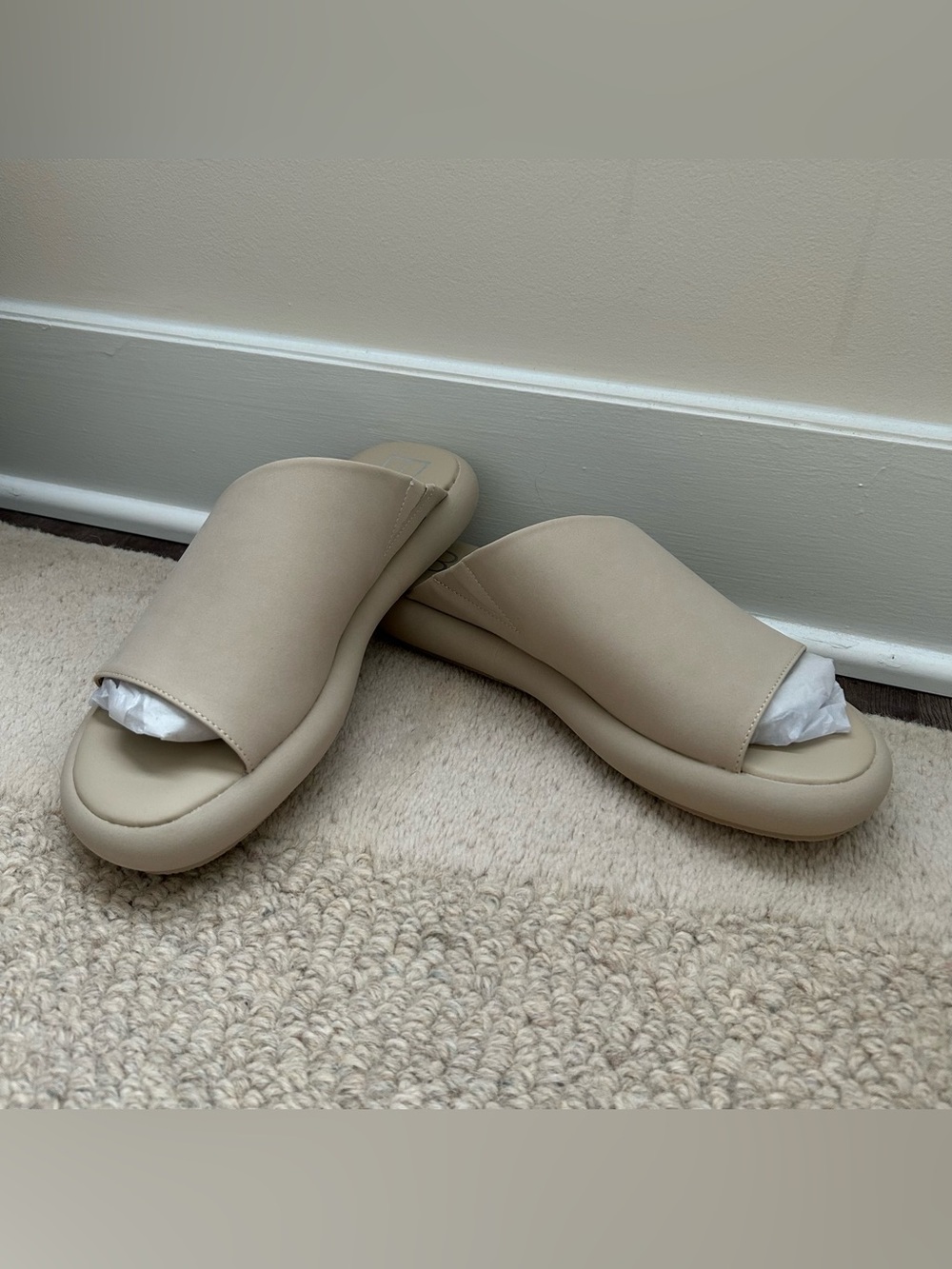 Beach by Matisse Lotus Slides in Bone Size 8M